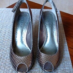 BCBGirls Pewter Sophisticated Heels.Size8